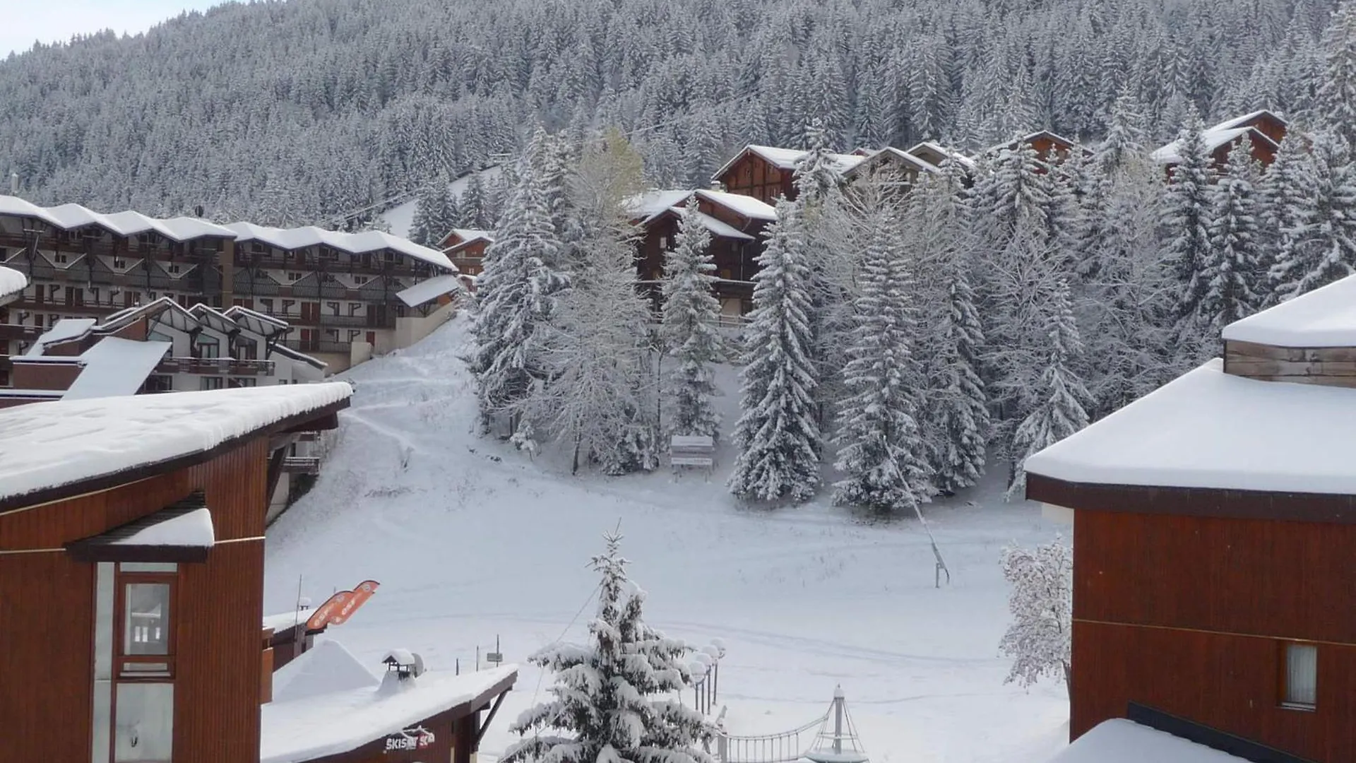Chalet Mitoyen Traditionnel - 6 Chambres, Proche Pistes Et Centre - La Tania, Courchevel - Fr-1-513-61