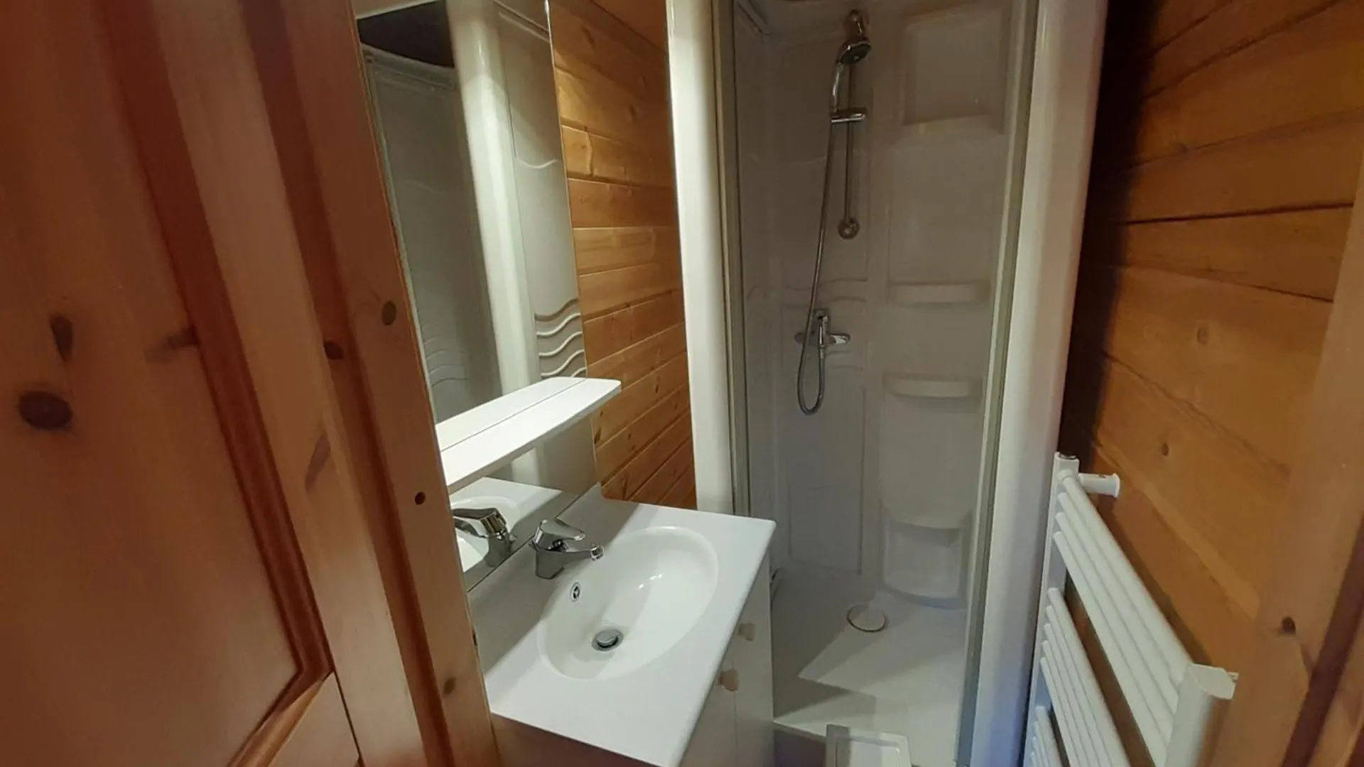 Chalet Mitoyen Traditionnel - 6 Chambres, Proche Pistes Et Centre - La Tania, Courchevel - Fr-1-513-61 France