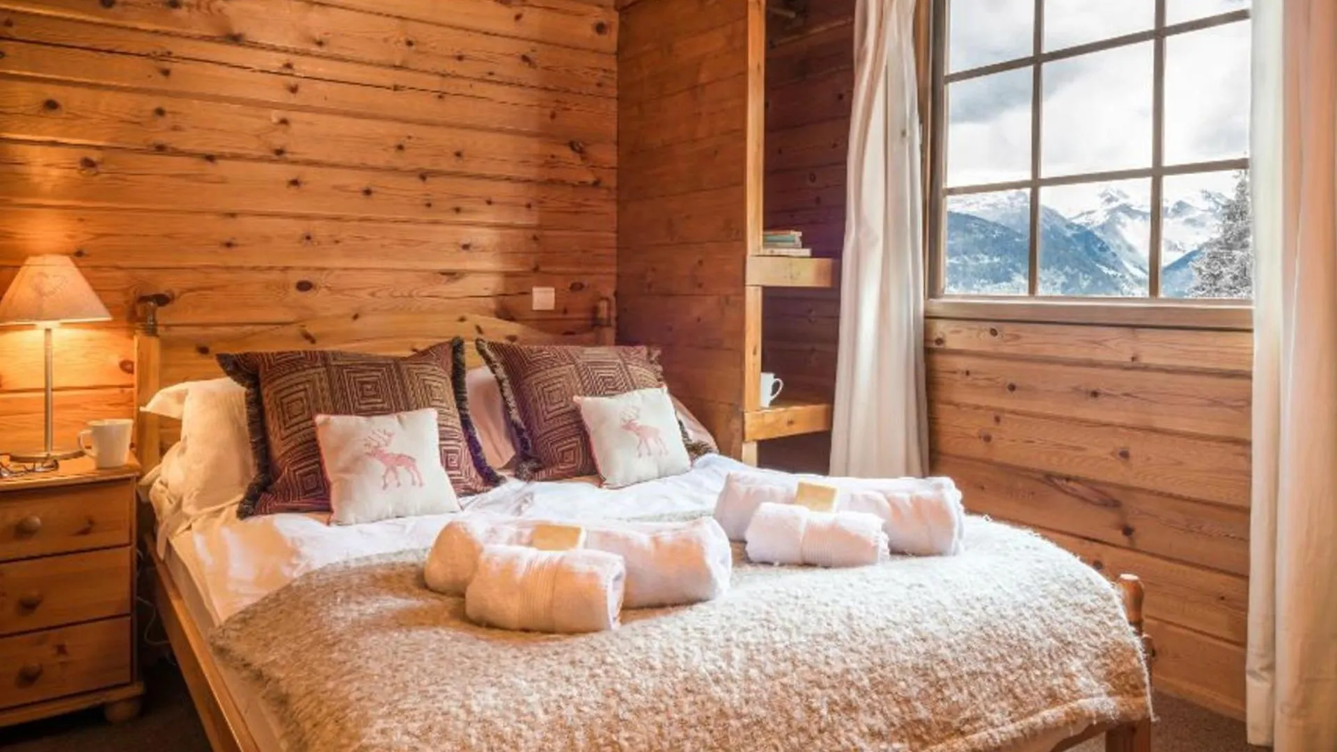 Chalet Mitoyen Traditionnel - 6 Chambres, Proche Pistes Et Centre - La Tania, Courchevel - Fr-1-513-61 0*,